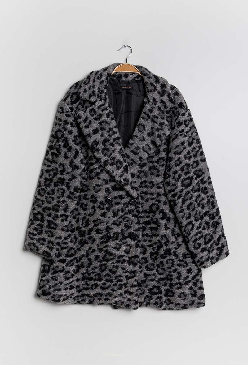 Coat in fur leopard